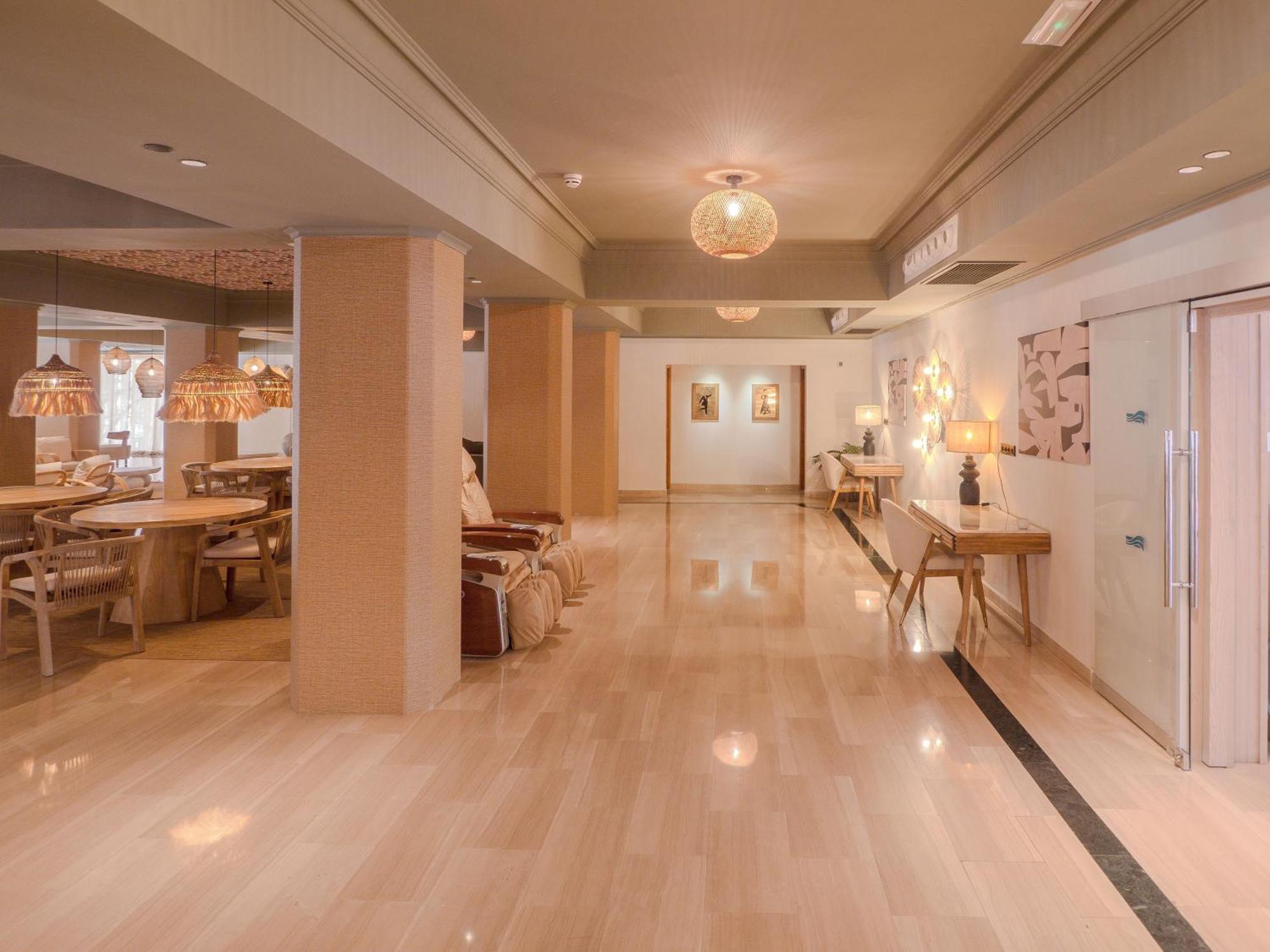 Ipanema Park Hotel Ел Аренал Екстериор снимка